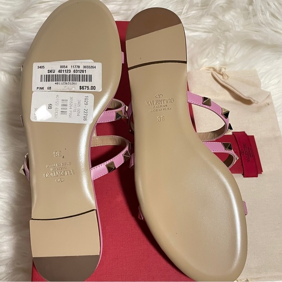 VALENTINO GARAVANI
Rockstud Caged Leather Flat Sandals Pink - Picture 4 of 11